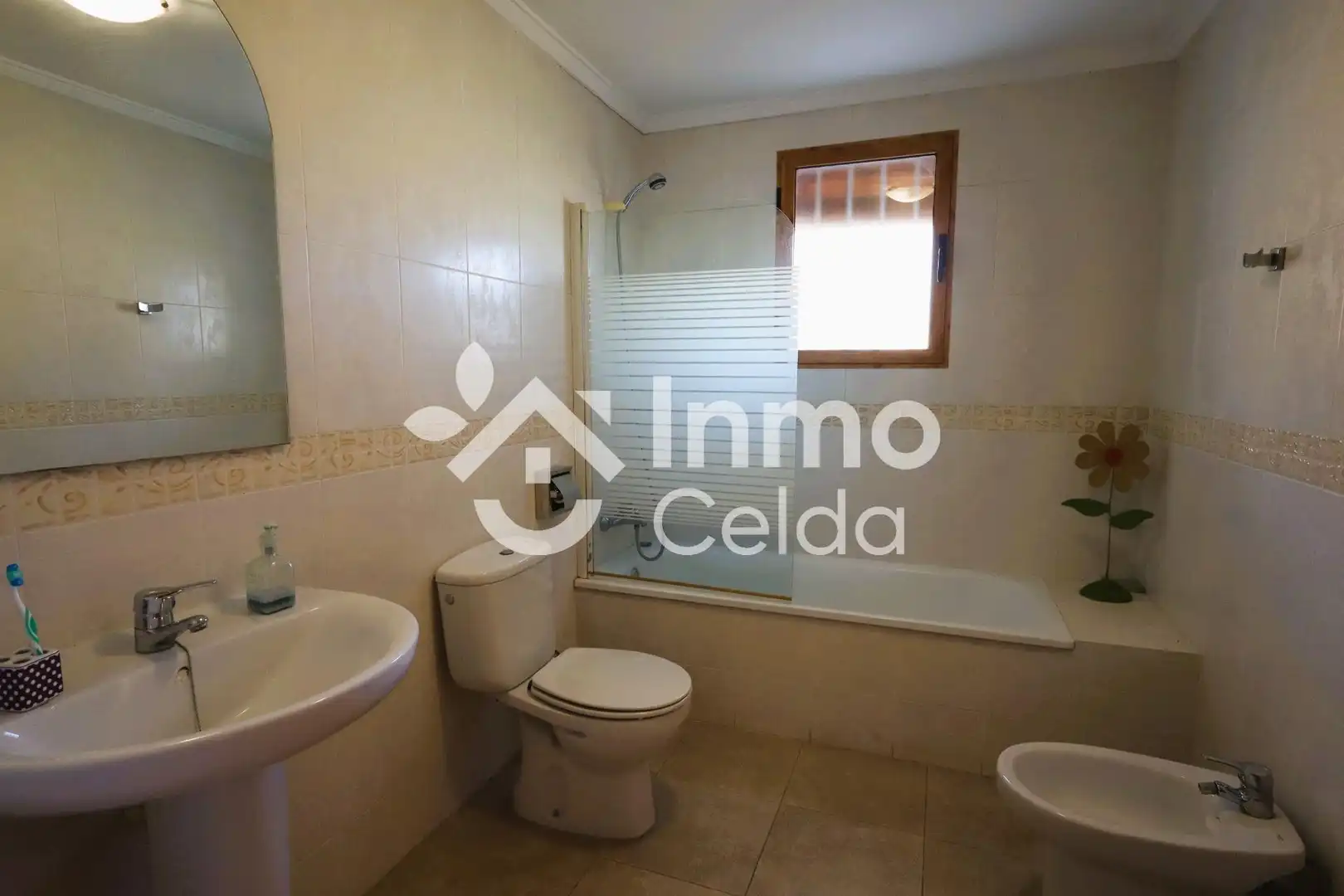 Baño de Casa adosada en venta en Chiva con Calefacción, Jardín privado y Terraza