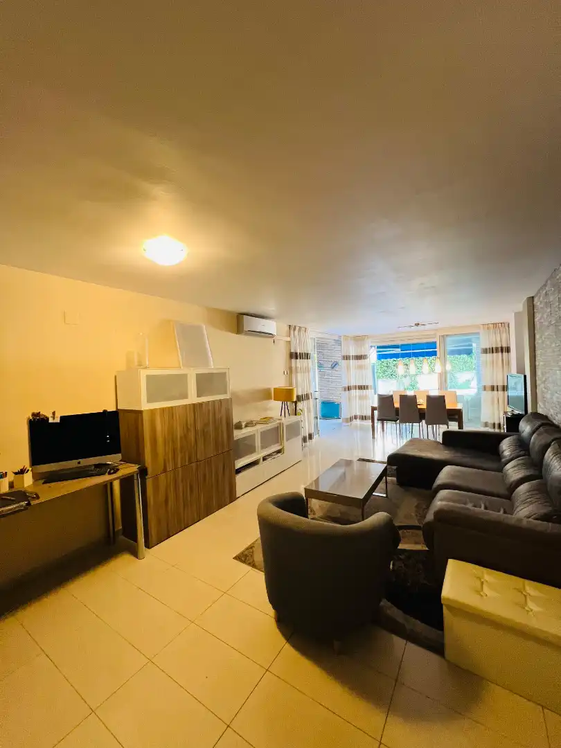Sala de estar de Piso en venta en Salou con Aire acondicionado, Calefacción y Jardín privado