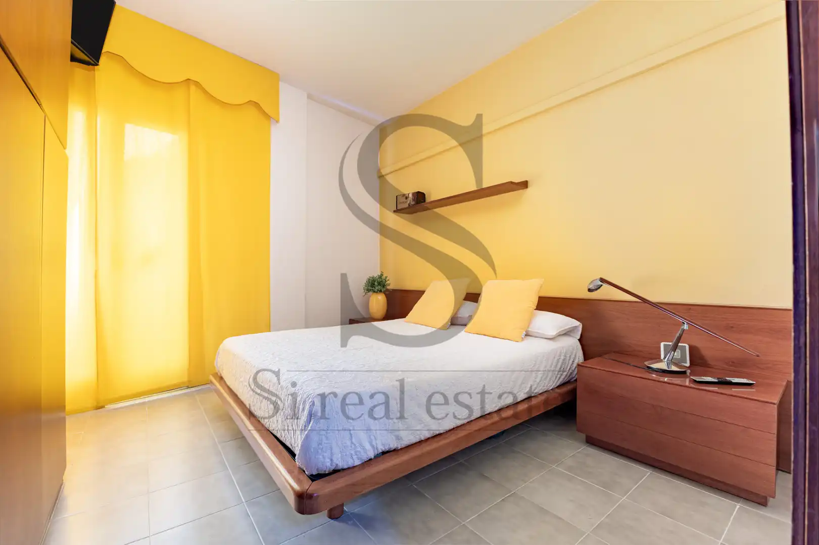 Schlafzimmer von Wohnung zum Verkauf in Barcelona mit Klimaanlage und Balkon