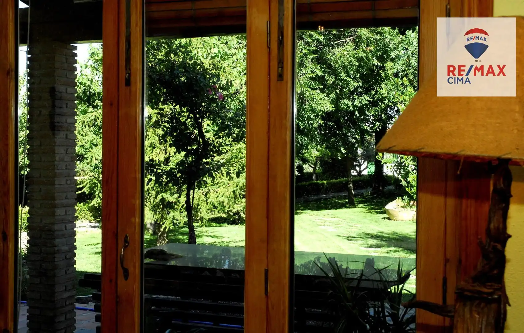 Jardí de Casa o xalet en venda en Baza amb Aire condicionat, Calefacció i Jardí privat