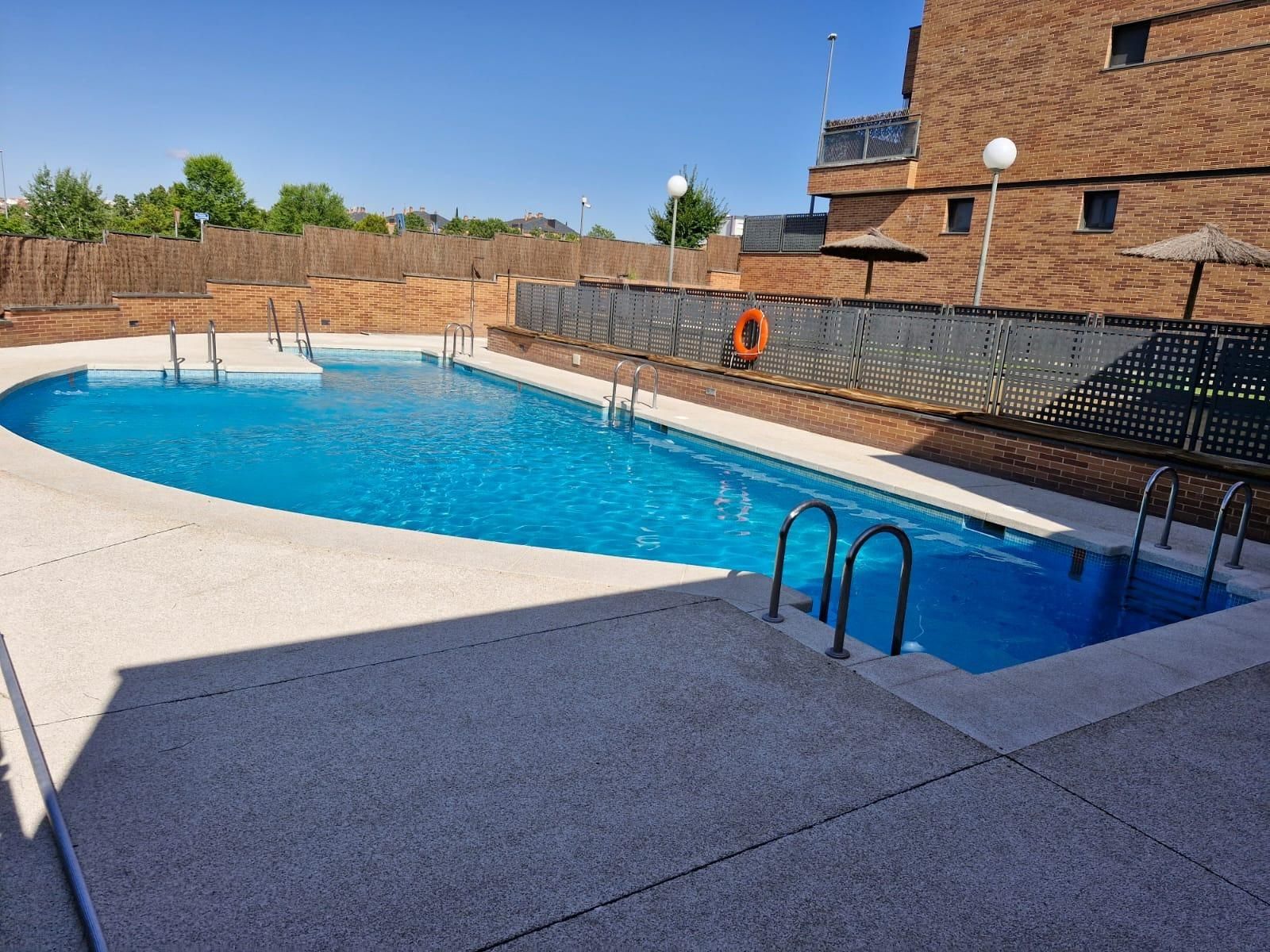 Swimming pool of Flat for sale in Colmenar Viejo  with Heating, Private garden and Terrace