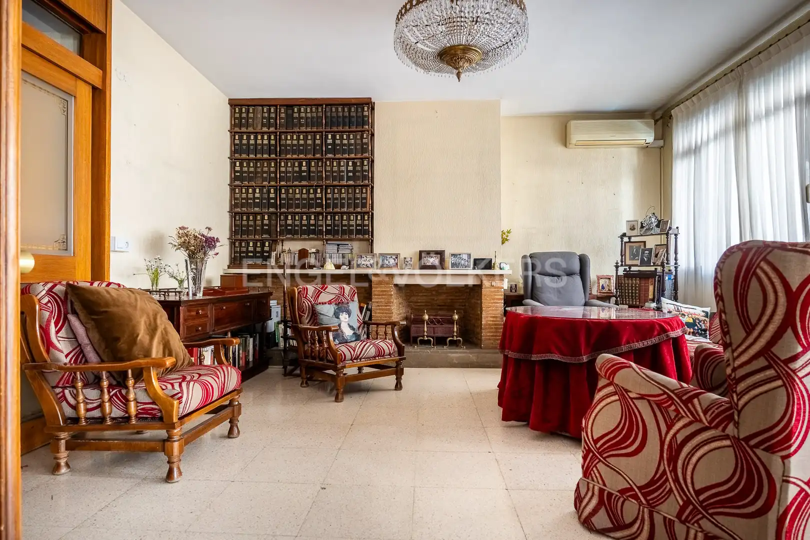 Living room of Flat for sale in Sevilla  with Air Conditioner, Heating and Terrace