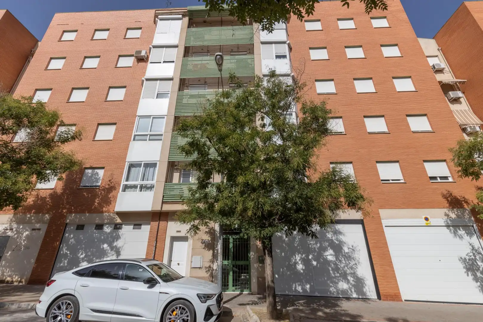 Vista exterior de Piso en venta en Granada