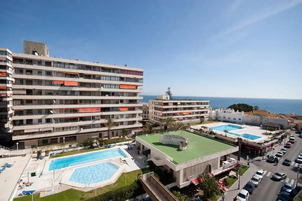 Habitación de Apartamento en venta en Torremolinos con Aire acondicionado, Calefacción y Piscina