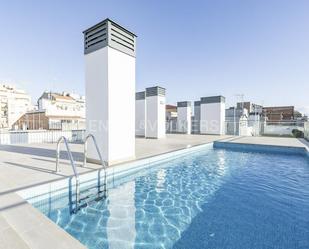 Piscina de Apartament en venda en  Barcelona Capital amb Aire condicionat, Piscina i Balcó