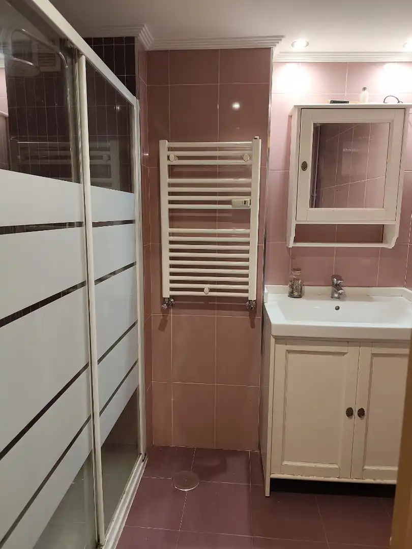 Bathroom of Flat for sale in Gijón   with Heating, Oven and Washing machine