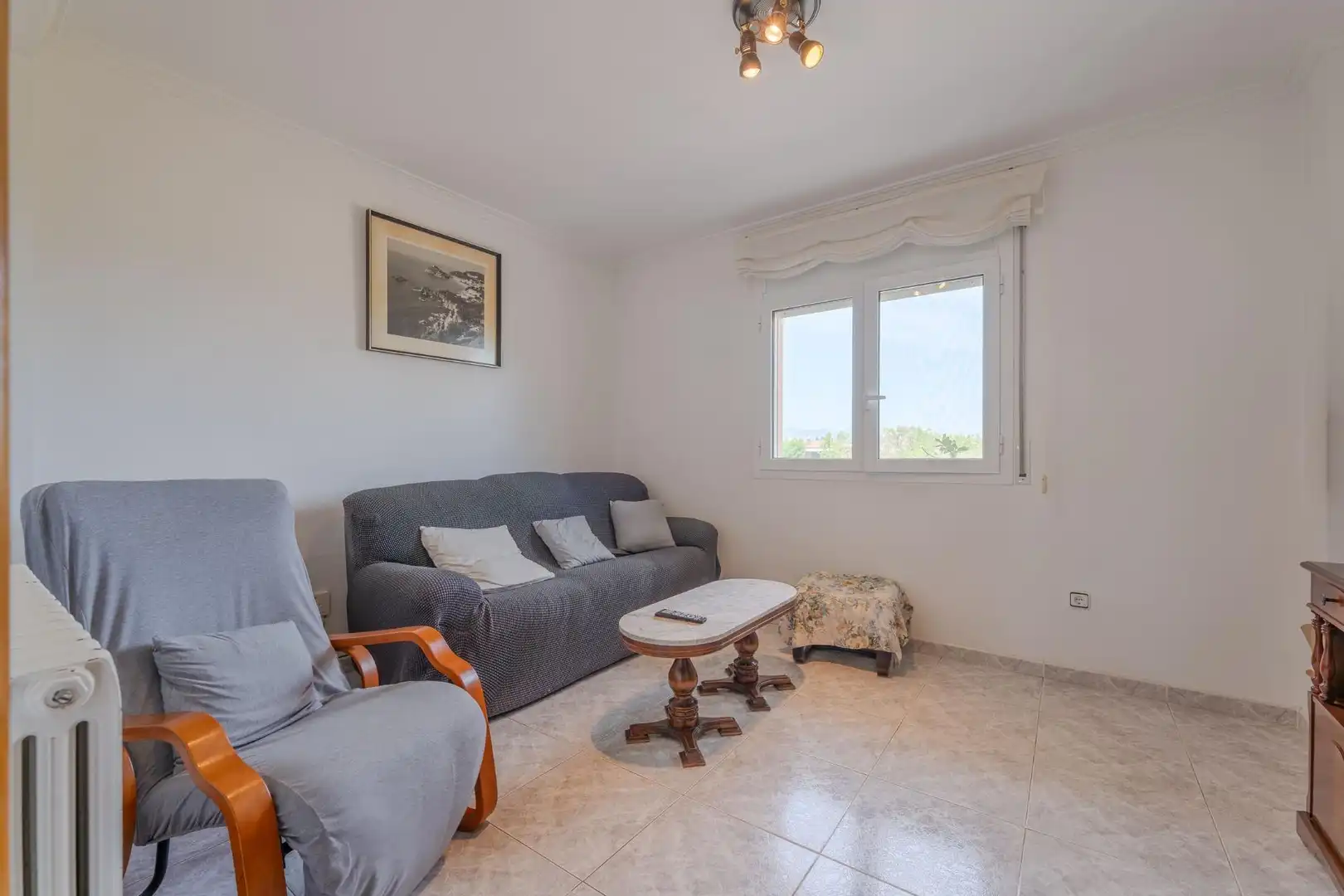 Sala d'estar de Casa o xalet en venda en Porqueres amb Calefacció, Jardí privat i Balcó