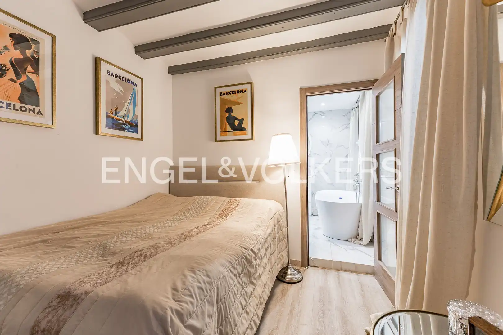 Habitación de Piso en venta en Barcelona con Aire acondicionado, Calefacción y Amueblado