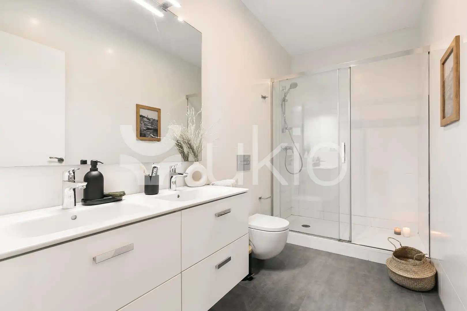 Bathroom of Apartments for rent in Barcelona  with Air Conditioner, Heating and Furnished
