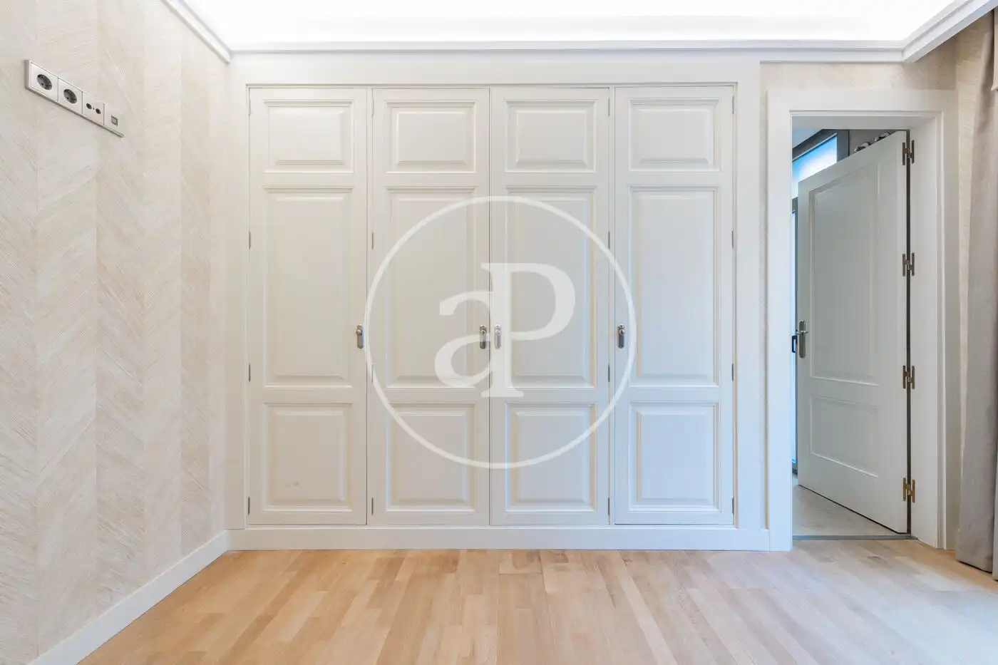 Bedroom of Flat for rent in Madrid  with Air Conditioner, Heating and Terrace