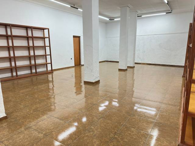 Local comercial en Venta en Calle Teniente Durán en Campoamor