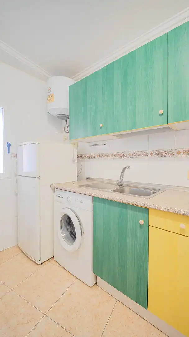 Cocina de Apartamento en venta en Torrevieja con Terraza y Piscina comunitaria