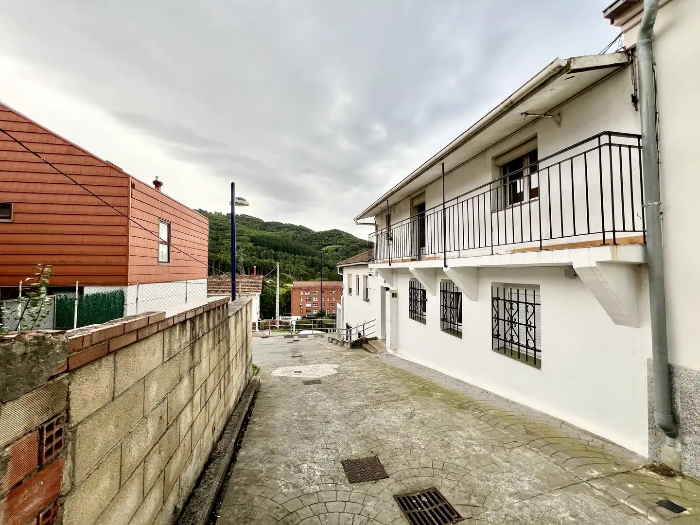 Vista exterior de Pis en venda en Etxebarri amb Balcó