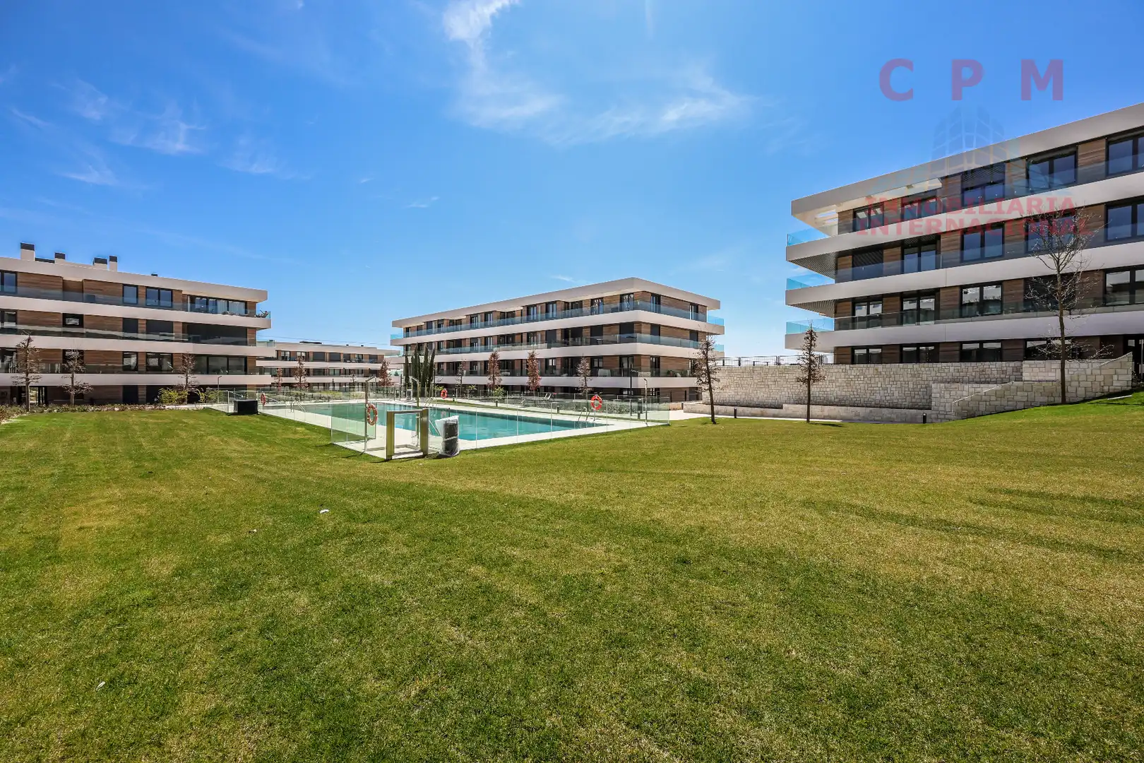 Swimming pool of Flat for rent in La Moraleja  with Air Conditioner, Heating and Private garden
