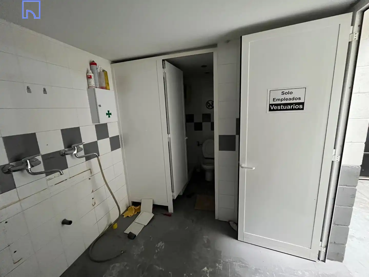 Bathroom of Industrial buildings for rent in Tudela