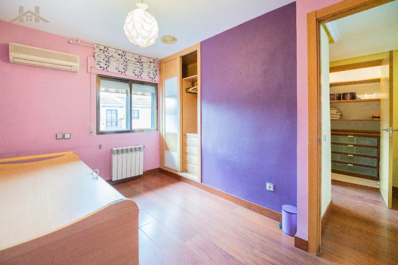Habitación de Casa adosada en venta en Alcobendas con Aire acondicionado, Calefacción y Jardín privado
