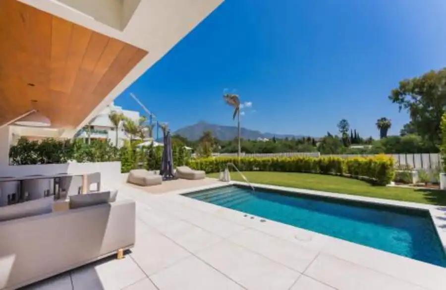 Ground floor for rent in Las Lomas de Río Verde