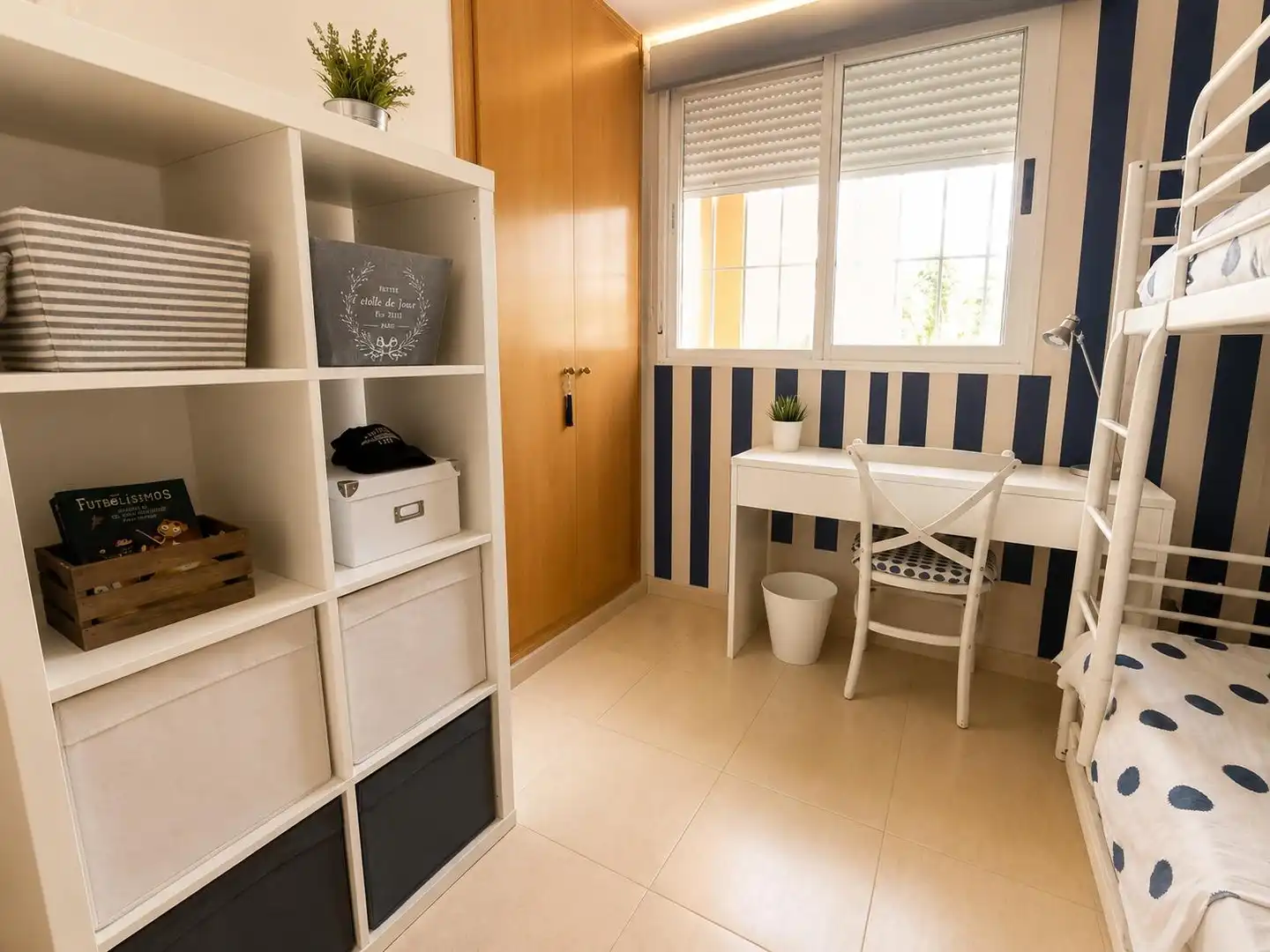 Dormitori de Apartament de lloguer en Dénia amb Aire condicionat, Calefacció i Jardí privat