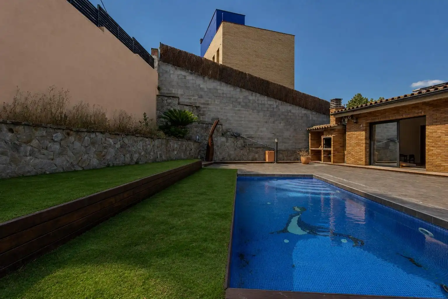 Piscina de Casa o chalet en venta en Cerdanyola del Vallès con Aire acondicionado, Calefacción y Jardín privado