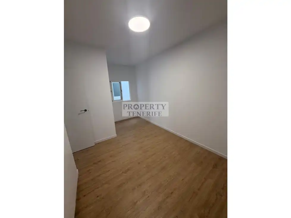 Habitación de Apartamento en venta en Arona