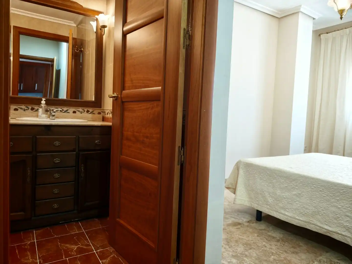 Badezimmer von Dachboden zur Miete in Feria
