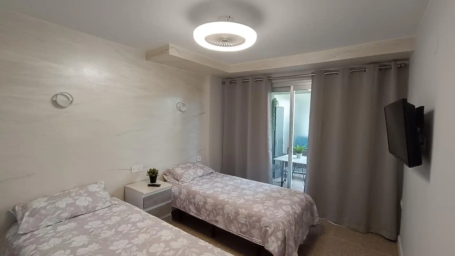 Dormitori de Apartament en venda en San Bartolomé de Tirajana amb Aire condicionat, Terrassa i Moblat