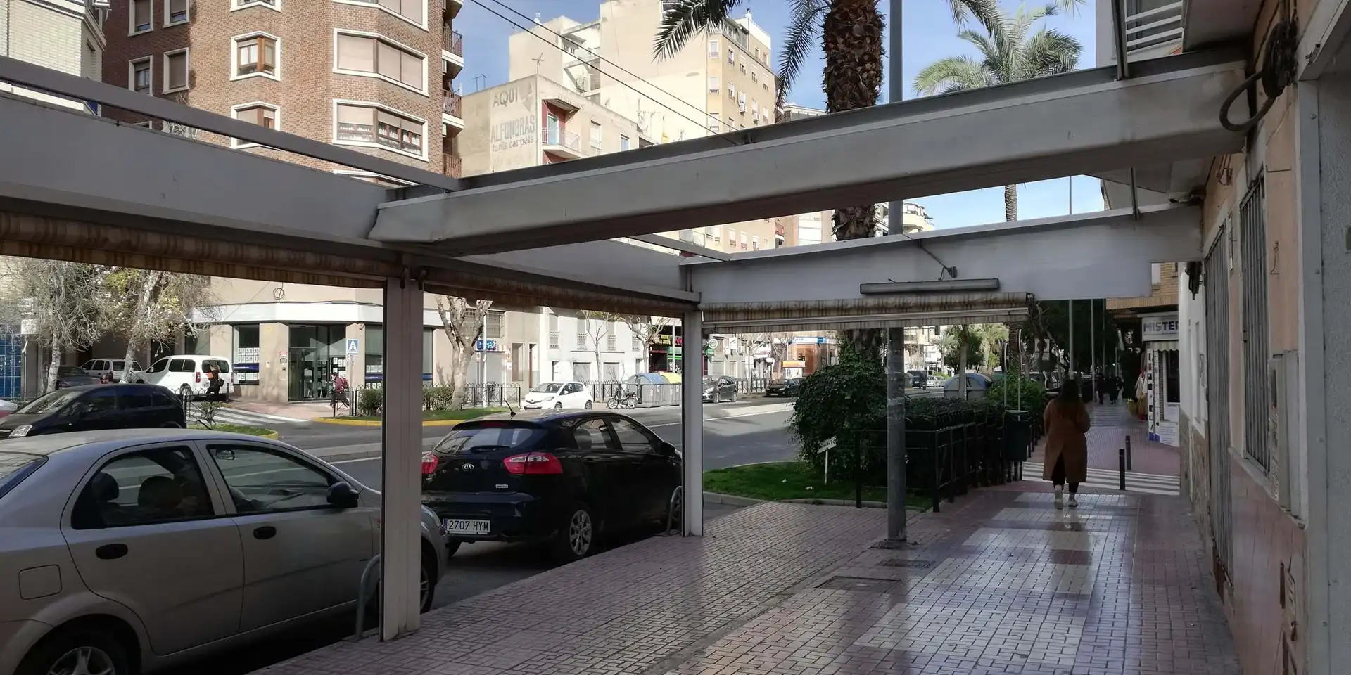 Vista exterior de Edifici en venda en Crevillent