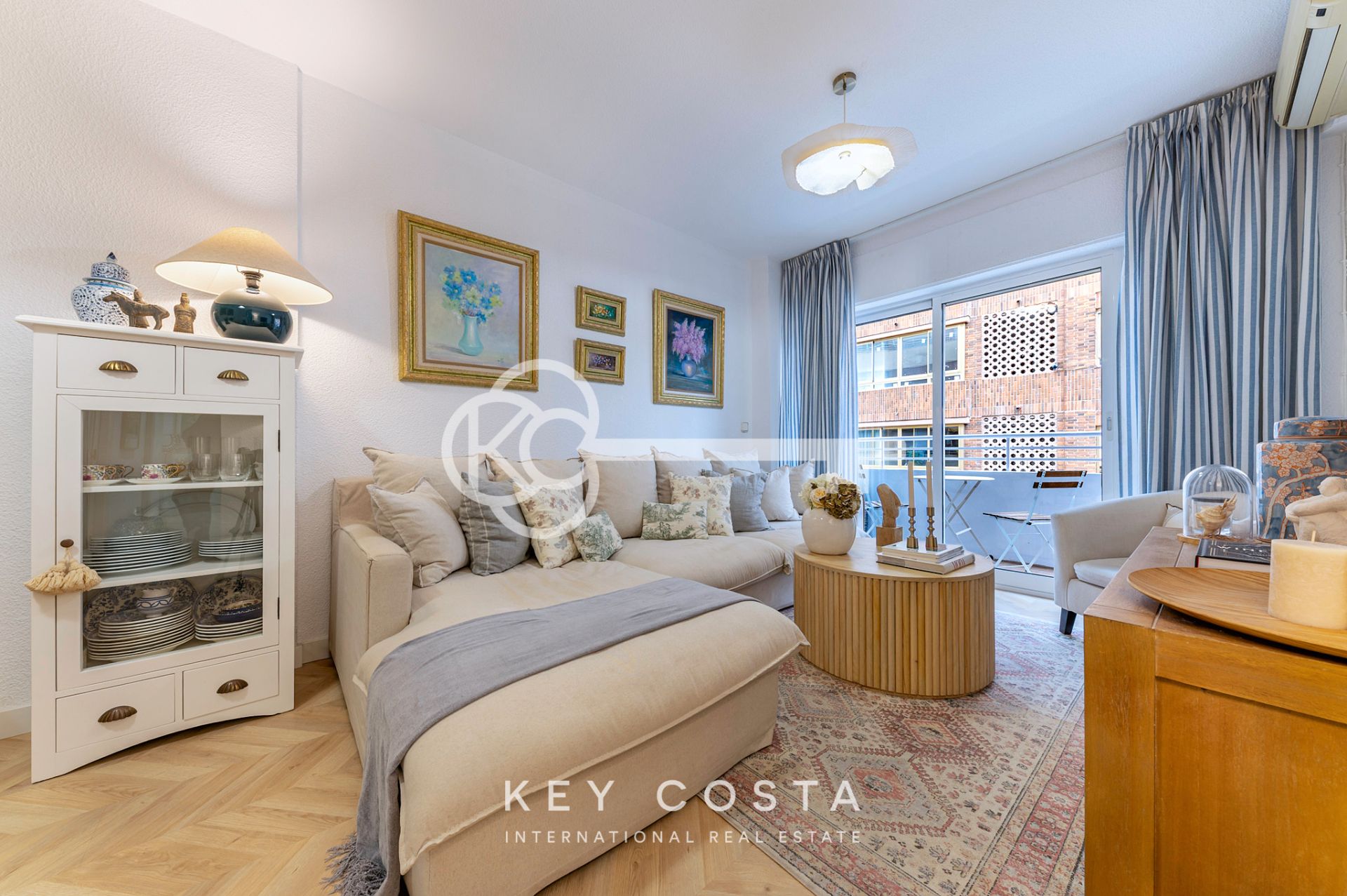 Living room of Flat for sale in Alicante / Alacant  with Furnished