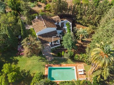 Casa rústica con piscina en venta en Álora