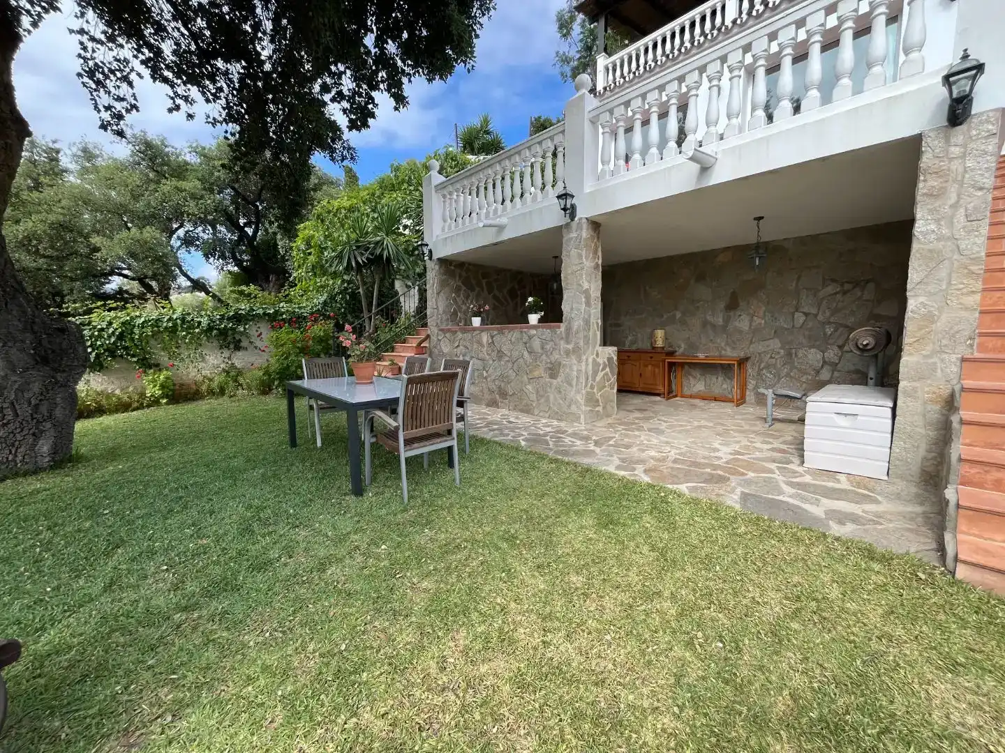 Terrassa de Casa o xalet en venda en Marbella amb Aire condicionat i Piscina