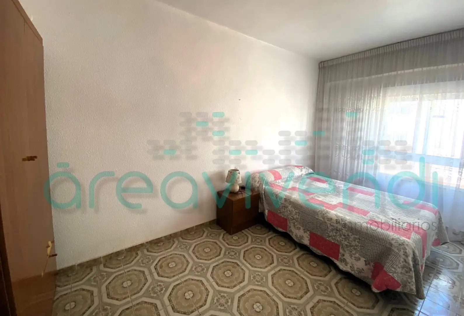 Habitación de Piso en venta en Castellón de la Plana / Castelló de la Plana con Aire acondicionado y Amueblado