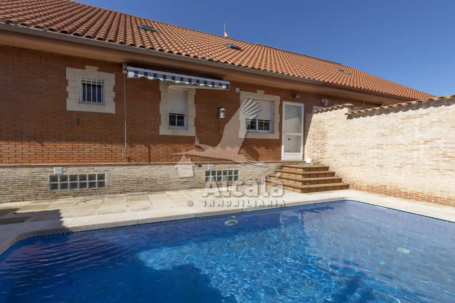 Piscina de Casa adosada en venta en Villalbilla con Aire acondicionado, Calefacción y Parquet