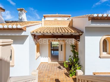 Casa con balcón en venta en Avenida de Alcoia
