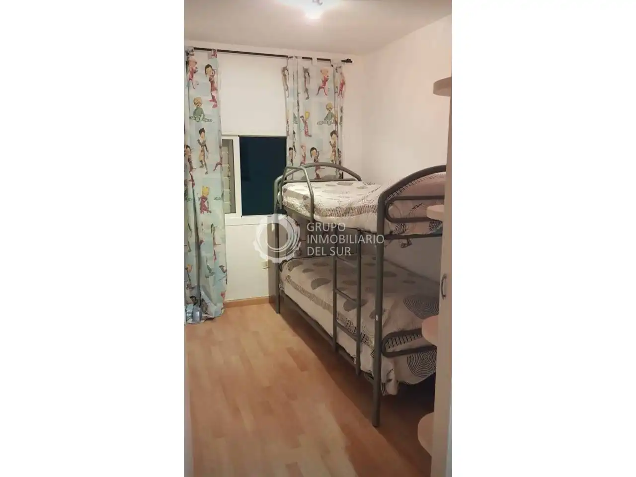 Habitación de Piso en venta en Puerto Real con Parquet y Amueblado