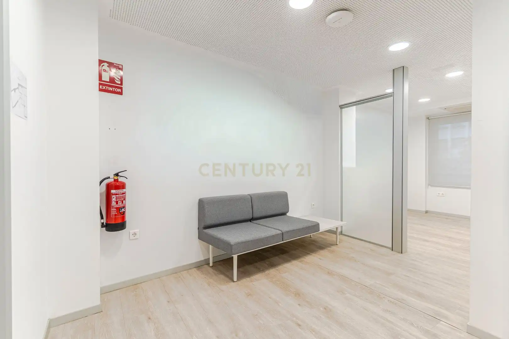 Büro zum Verkauf in Granada mit Klimaanlage und Abstellraum