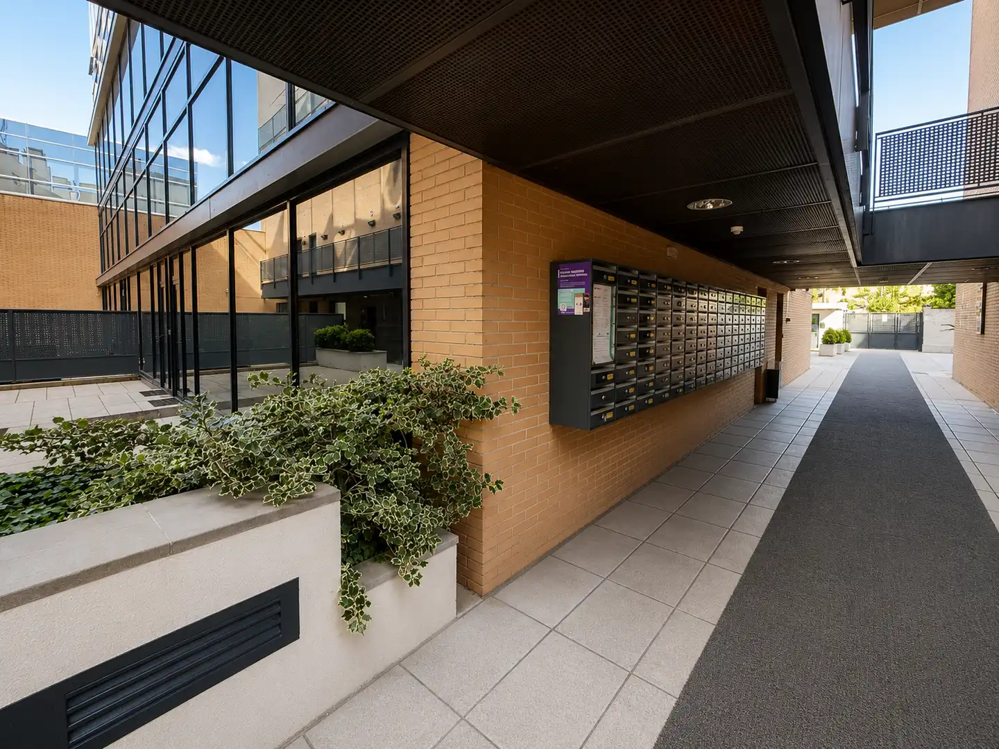 Vista exterior de Dúplex en venta en Alcobendas con Aire acondicionado y Domótica