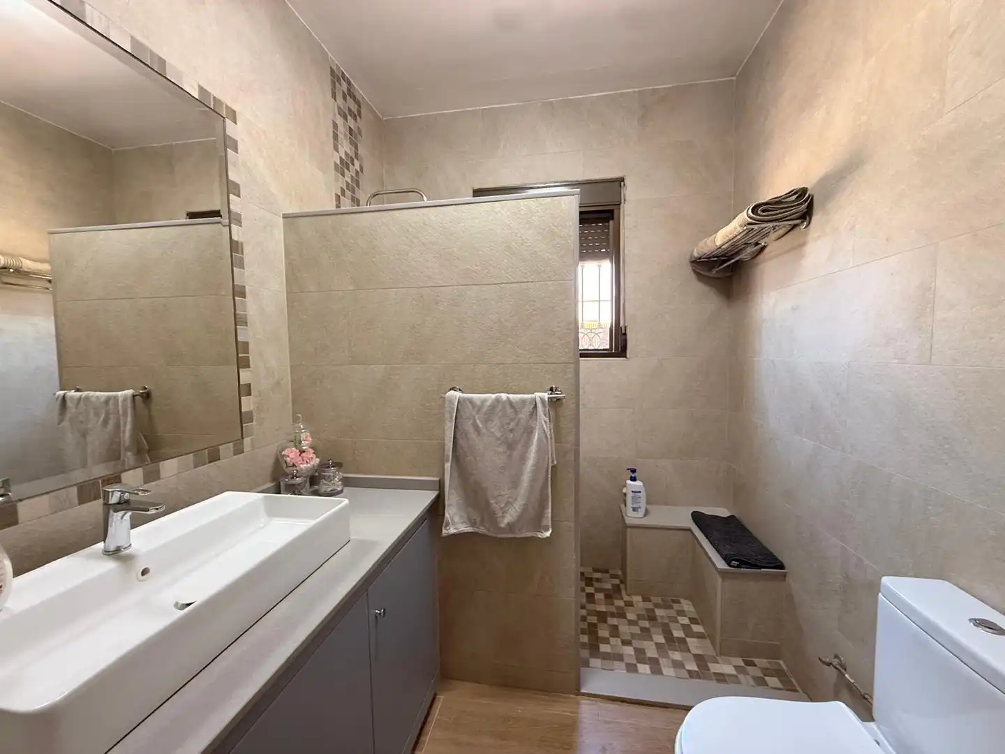 Baño de Casa o chalet en venta en La Carlota con Aire acondicionado, Jardín privado y Terraza