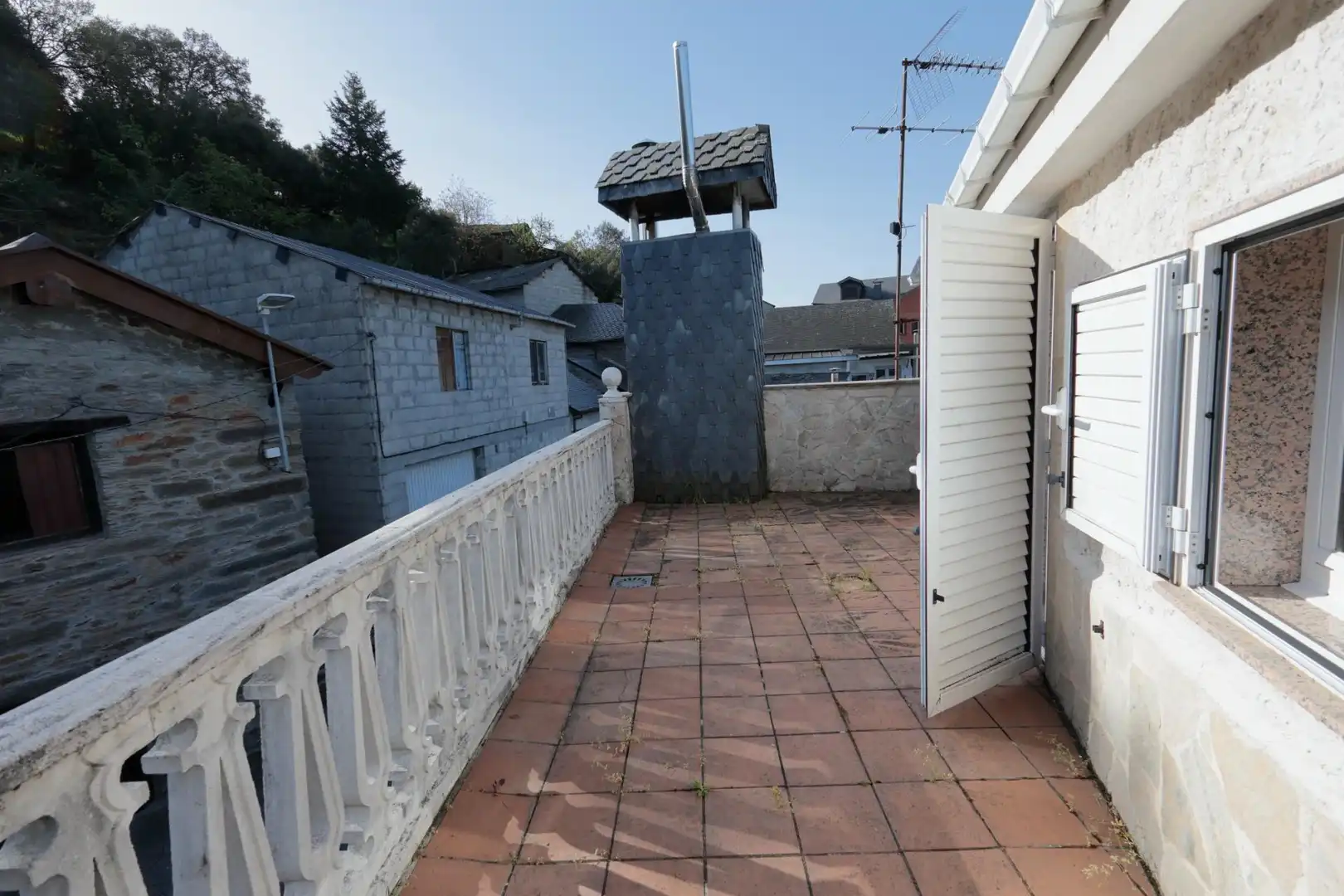 Terraza de Casa adosada en venta en Vega de Espinareda con Calefacción
