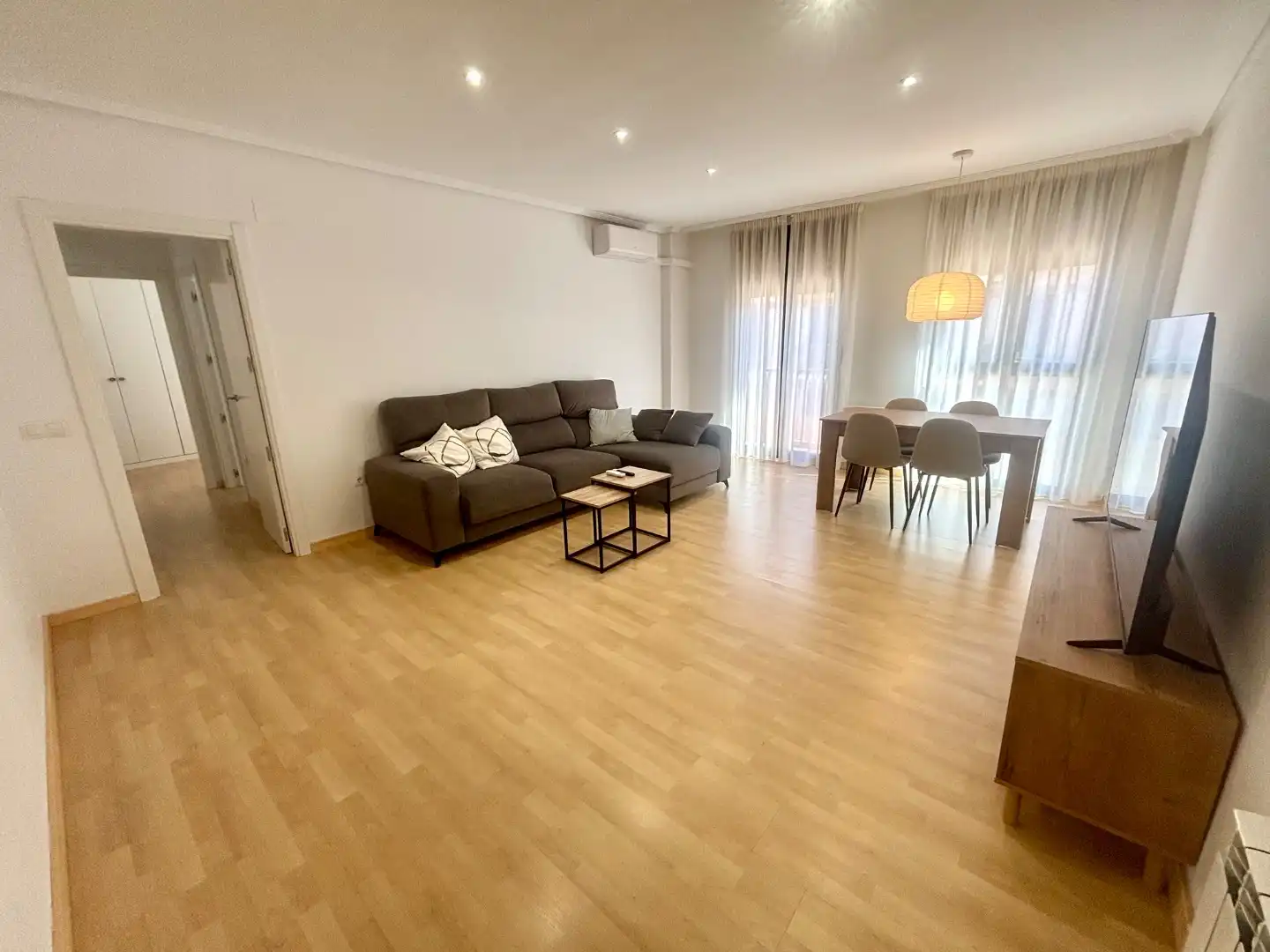 Living room of Flat for sale in Mora  with Air Conditioner, Heating and Parquet flooring