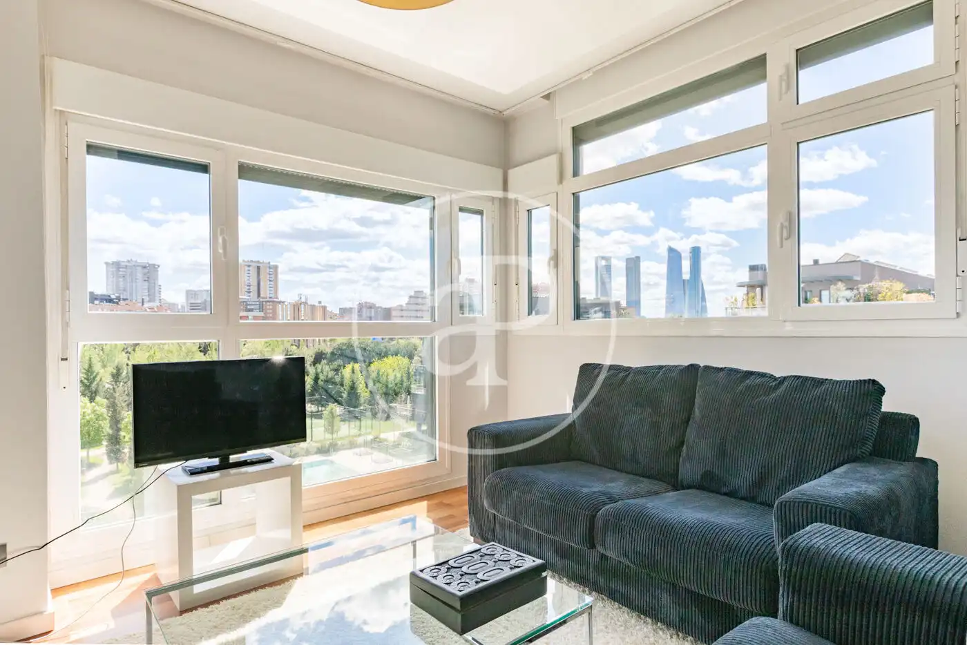 Sala de estar de Piso en venta en  Madrid Capital con Aire acondicionado, Calefacción y Jardín privado