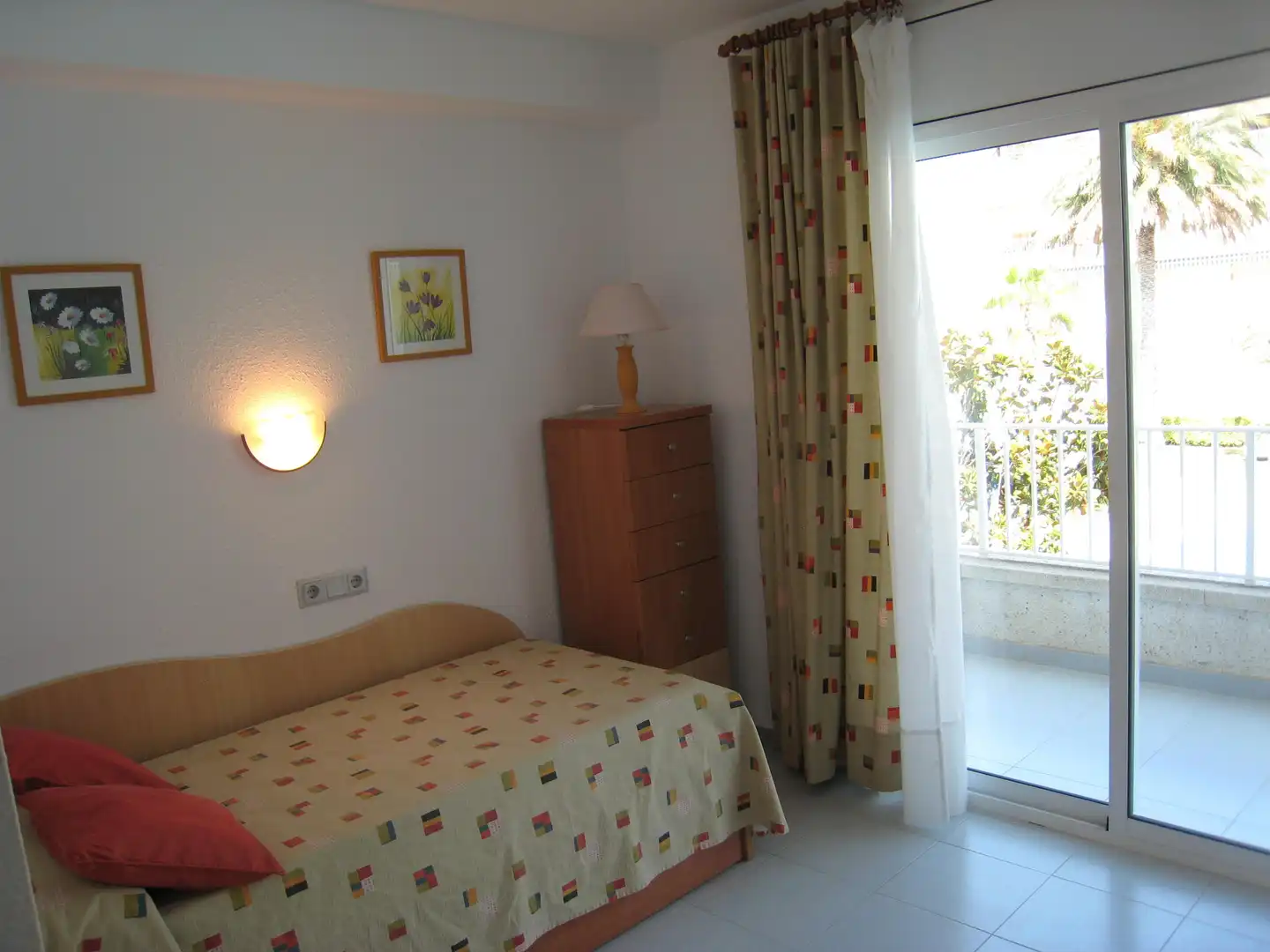 Schlafzimmer von Wohnung zum Verkauf in L'Estartit mit Klimaanlage, Privatgarten und Terrasse
