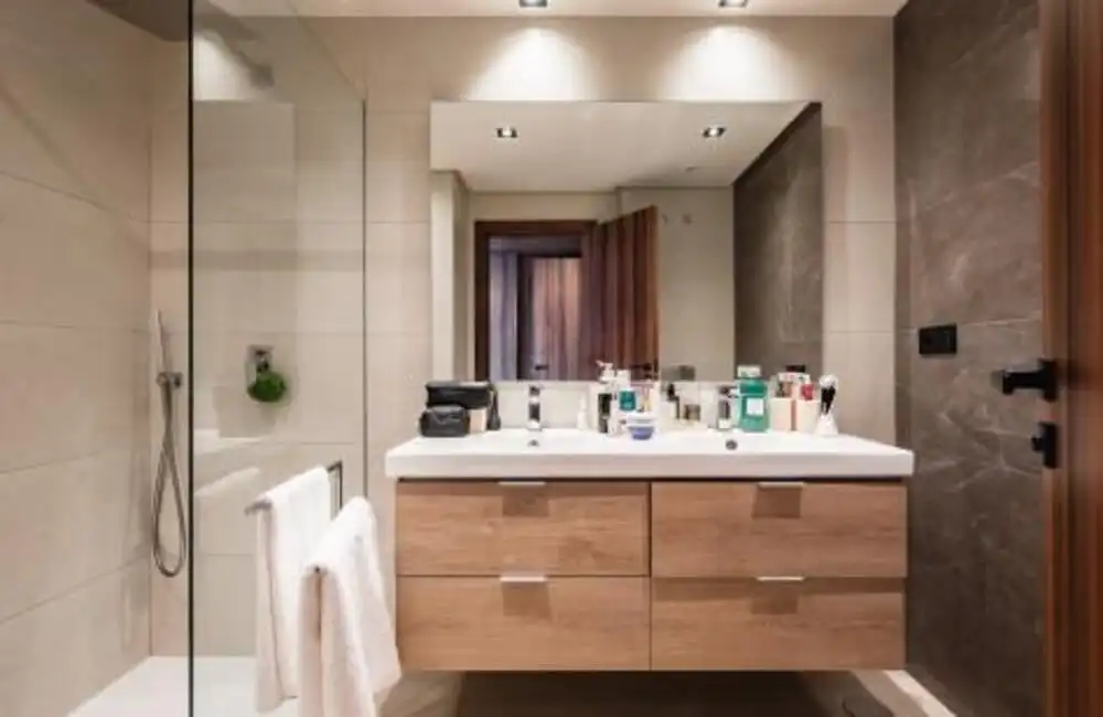 Bathroom of Attic for rent in Marbella  with Air Conditioner, Terrace and Swimming Pool