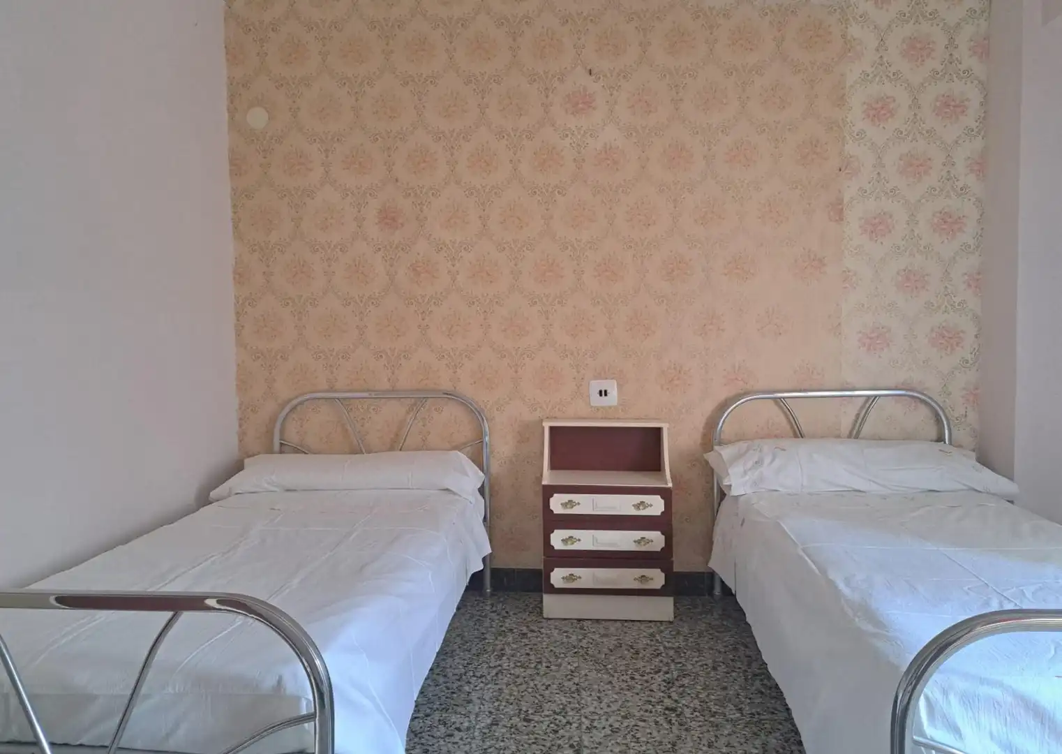 Habitación de Casa adosada en venta en Requena con Trastero