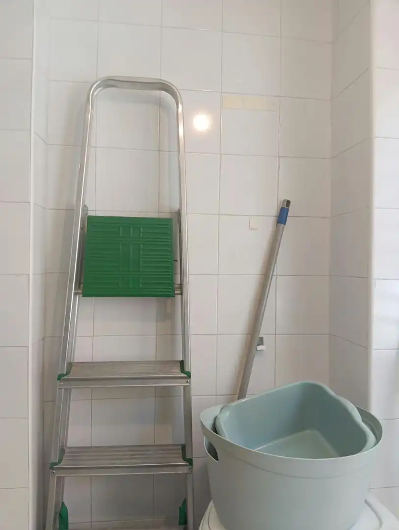 Bathroom of Flat for rent in Granada  with Air Conditioner, Heating and Terrace