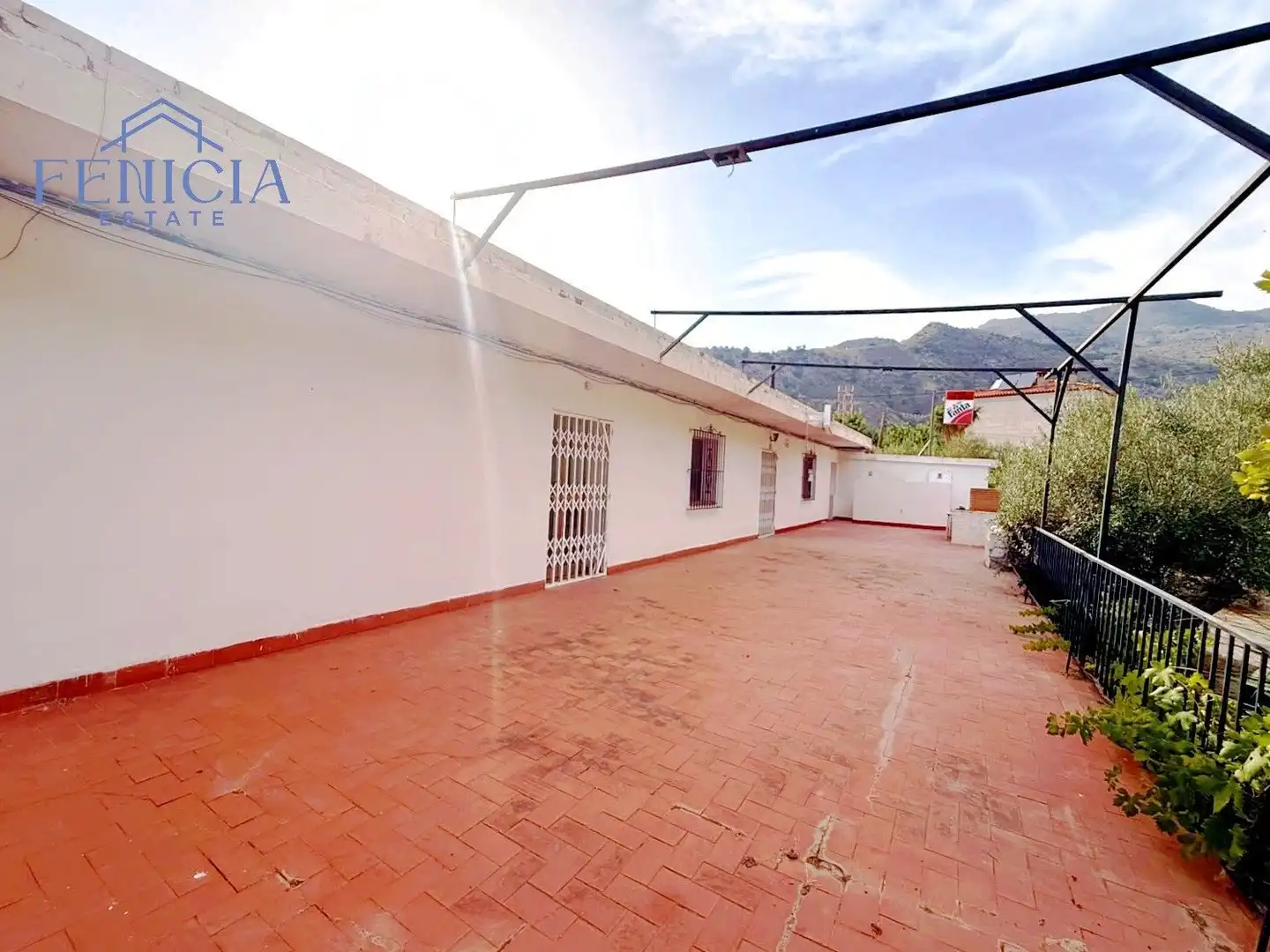 Vista exterior de Edificio en venta en Lentegí