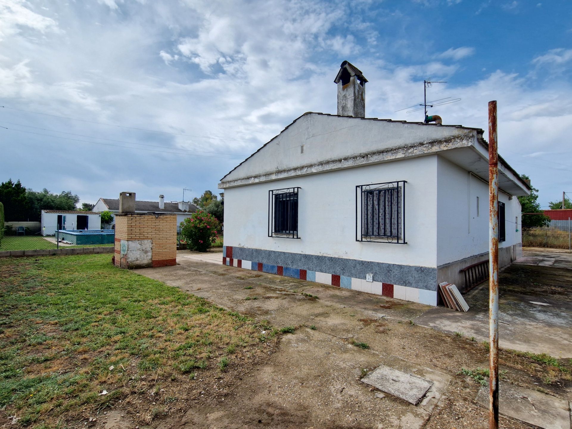 Exterior view of House or chalet for sale in  Zaragoza Capital  with Private garden and Swimming Pool