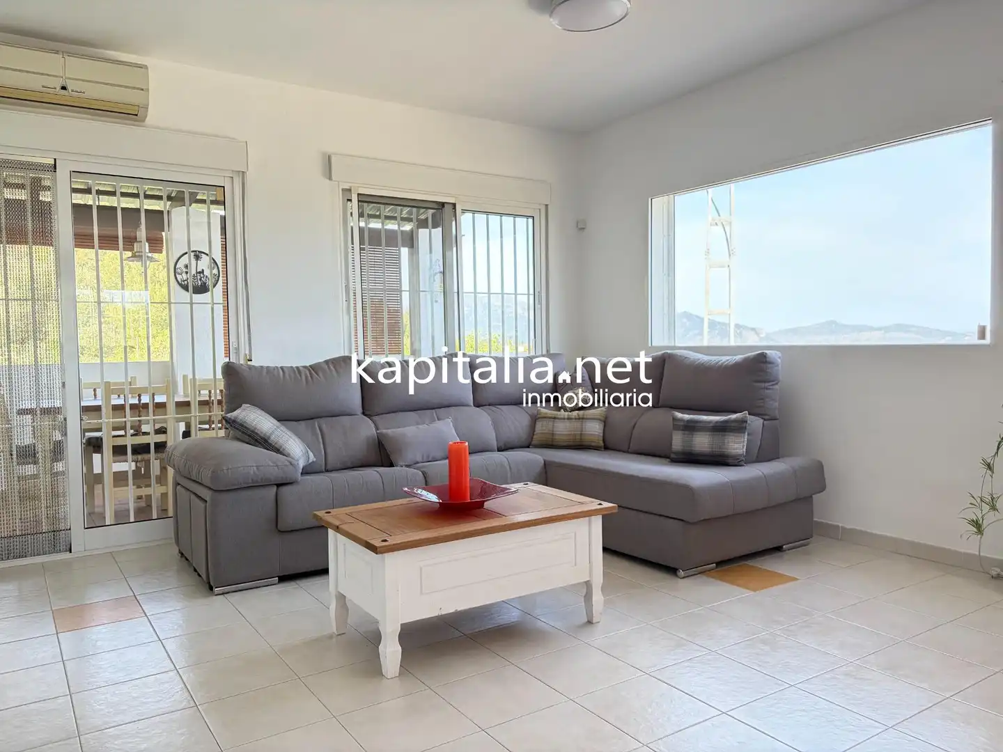 Sala d'estar de Casa o xalet en venda en Almudaina amb Aire condicionat, Calefacció i Jardí privat