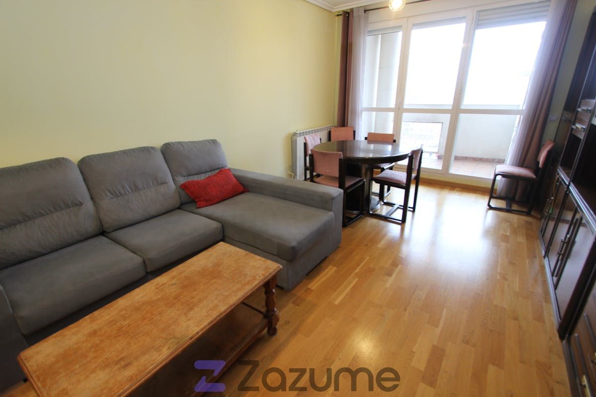 Sala d'estar de Pis de lloguer en Ávila Capital amb Calefacció, Parquet i Terrassa