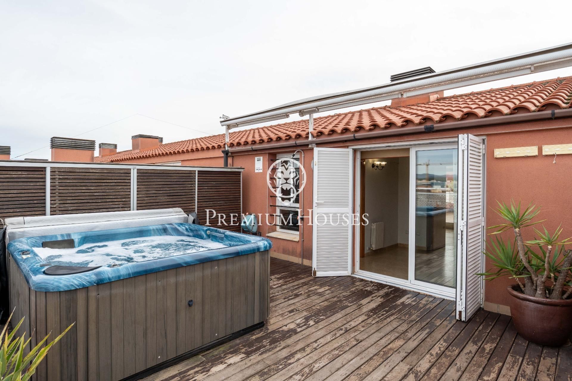 Terrace of Attic for sale in Vilanova i la Geltrú  with Air Conditioner, Heating and Terrace