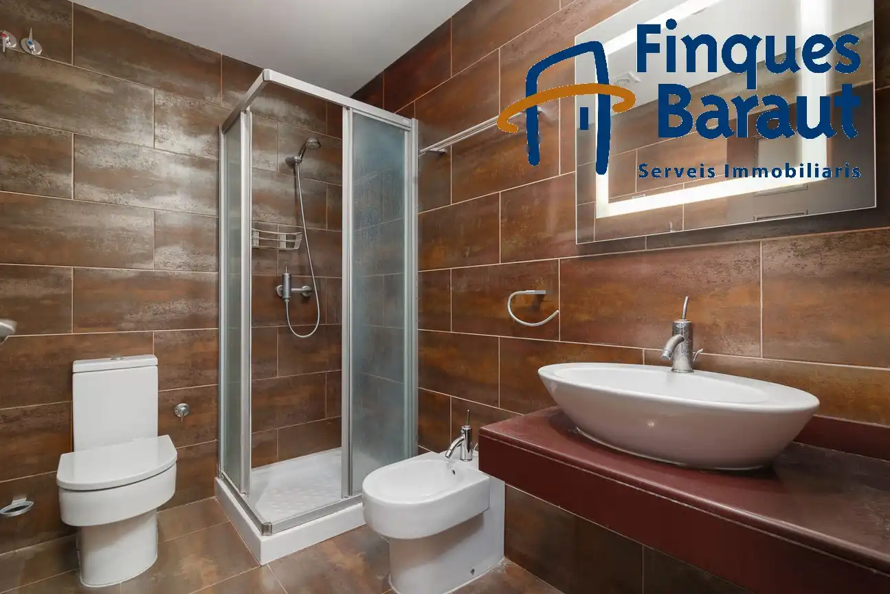 Bathroom of Houses for sale in Pau  with Air Conditioner, Heating and Private garden
